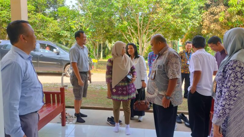 Kepala Perwakilan Kemendukbangga BKKBN Provinsi Kepulauan Bangka Belitung, Fajar Supriadi turut hadir dan mengikuti peluncuran secara daring melalui Zoom bersama jajaran lainnya, Rabu (7/5/2025).