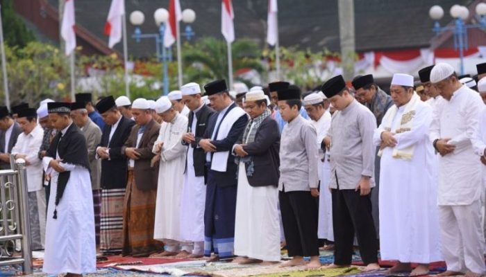 Sholat Idul Adha Tidak Bisa Dijamak, Ini Penjelasannya