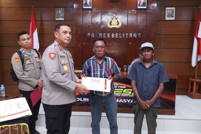 Temuan 42 Kg Sabu, Dua Nelayan di Belitung Dapat Penghargaan dari Kapolda Babel
