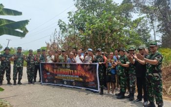 Tim Mabes TNI Turun Gunung Tangani Karhutla di Muba, Ingatkan Warga Tak Buka Lahan dengan Cara Dibakar